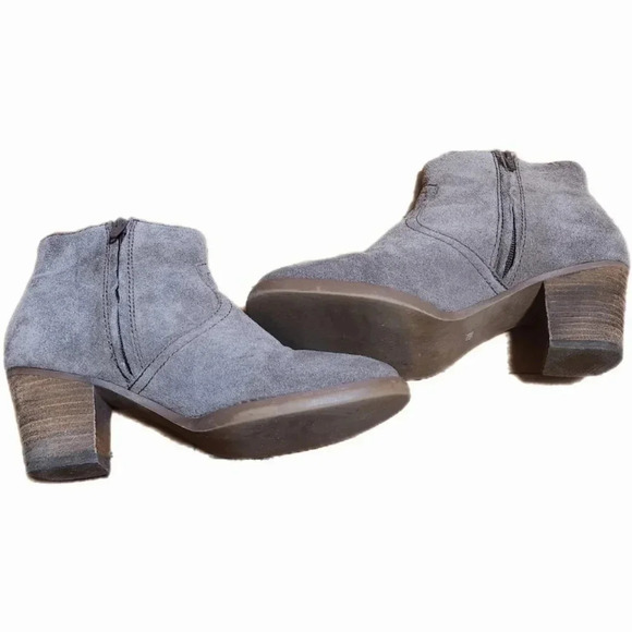 Crown Vintage Grey Suede Leather Heel Booties - Picture 5 of 8